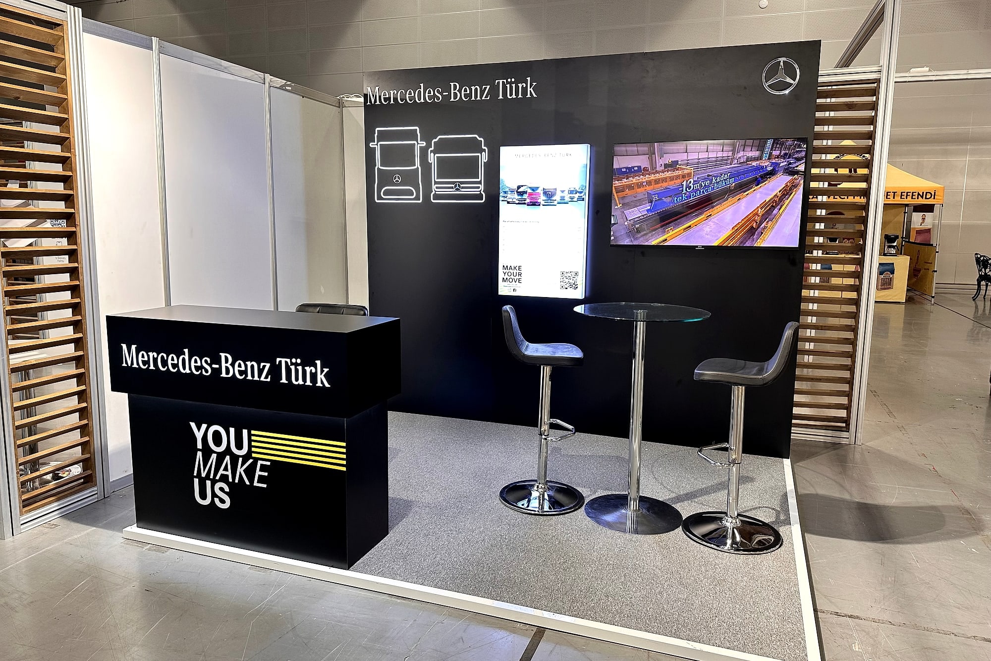 Mercedes-Benz Türk etkinlik standında karşılama bankosu